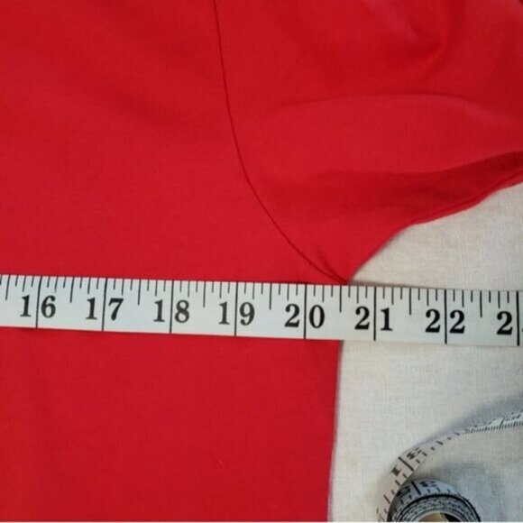 New Disneyland Hong Kong Red Graphic Tee Size Large Mickey Minnie Donald… - Picture 13 of 15